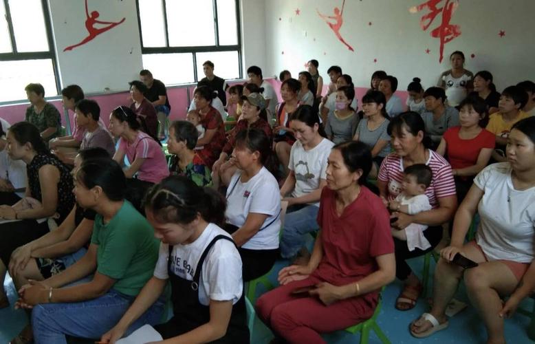 熱烈祝賀滑縣慈周寨中大寨藍(lán)天幼兒園家庭教育講座圓滿成功