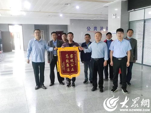 梁山縣人力資源和社會(huì)保障局為農(nóng)民進(jìn)城務(wù)工撐起 安薪傘